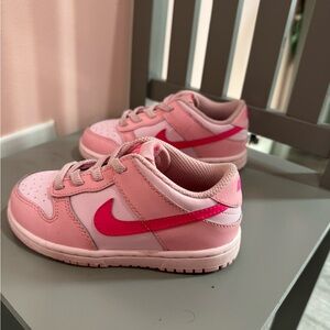 Nike dunk pink size 9c